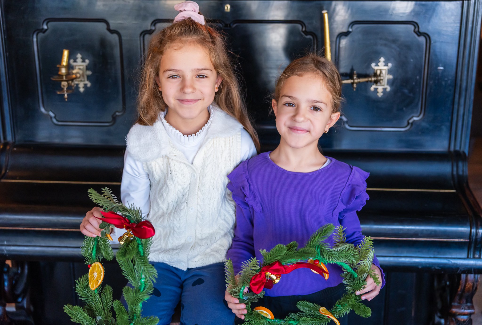 Детайли от разноцветни художествени материали